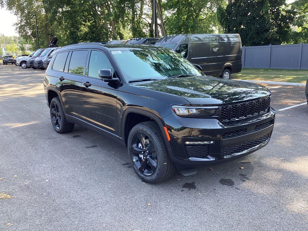 new 2025 Jeep Grand Cherokee L car, priced at $47,376