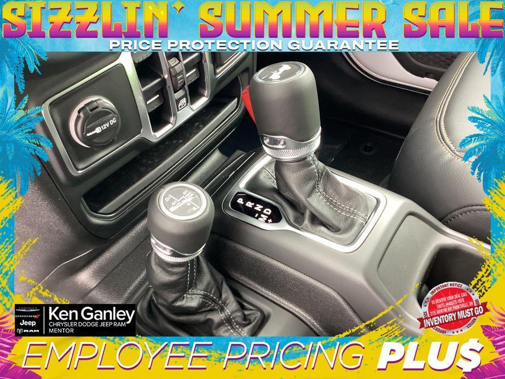 new 2025 Jeep Wrangler car, priced at $46,290