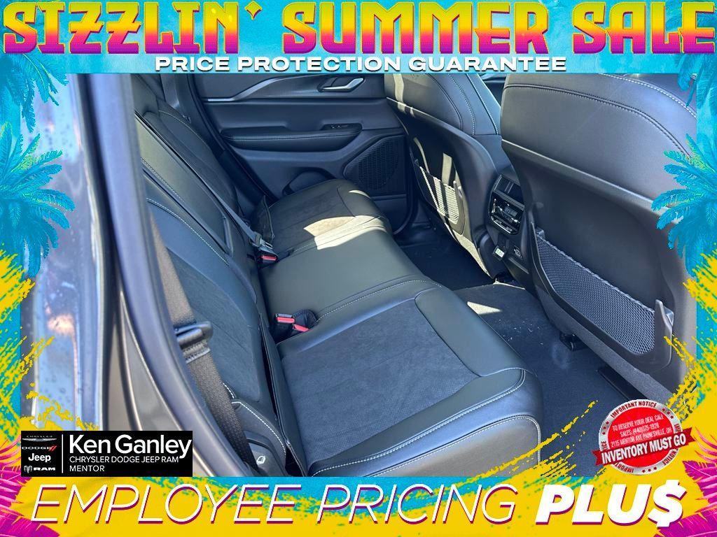 new 2025 Jeep Grand Cherokee car, priced at $41,255