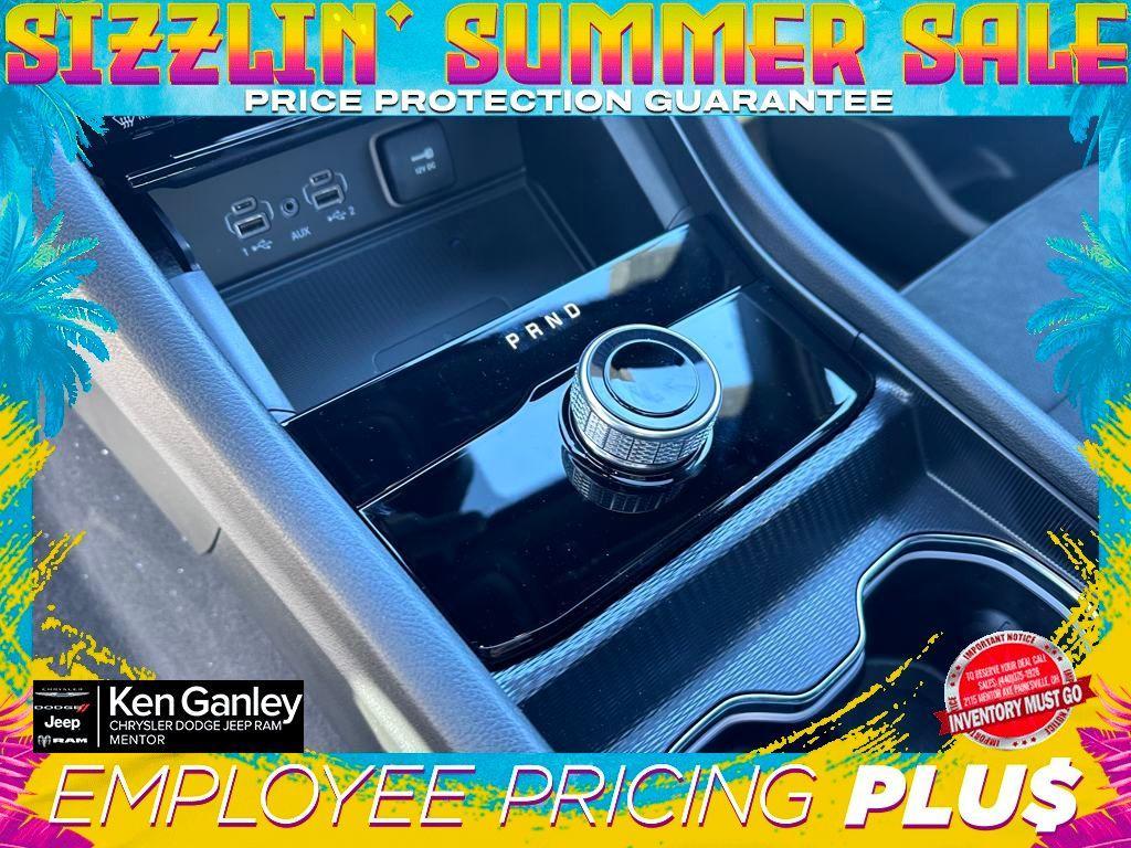 new 2025 Jeep Grand Cherokee car, priced at $41,255