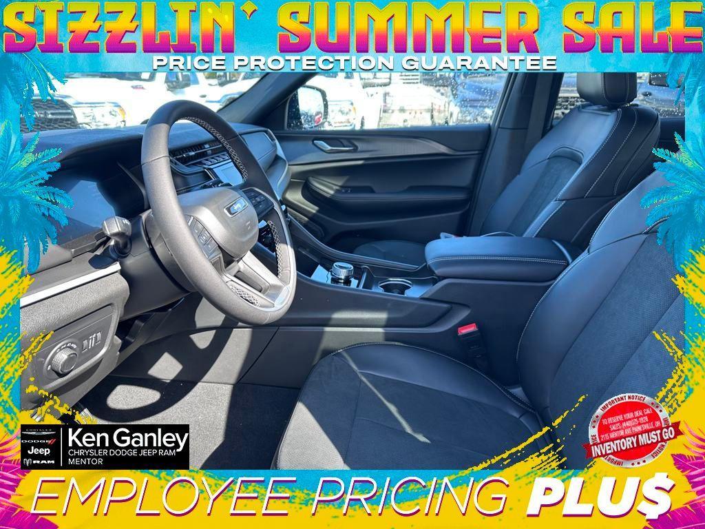 new 2025 Jeep Grand Cherokee car, priced at $41,255
