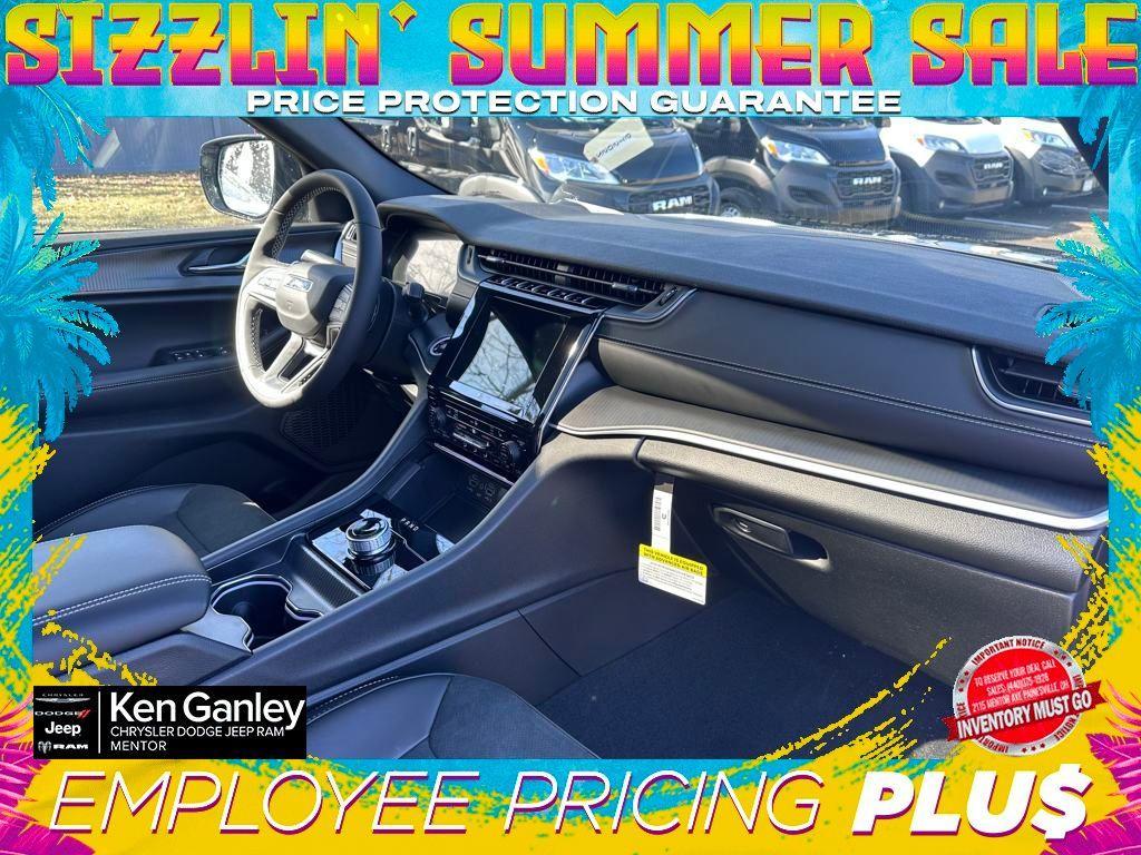 new 2025 Jeep Grand Cherokee car, priced at $41,255
