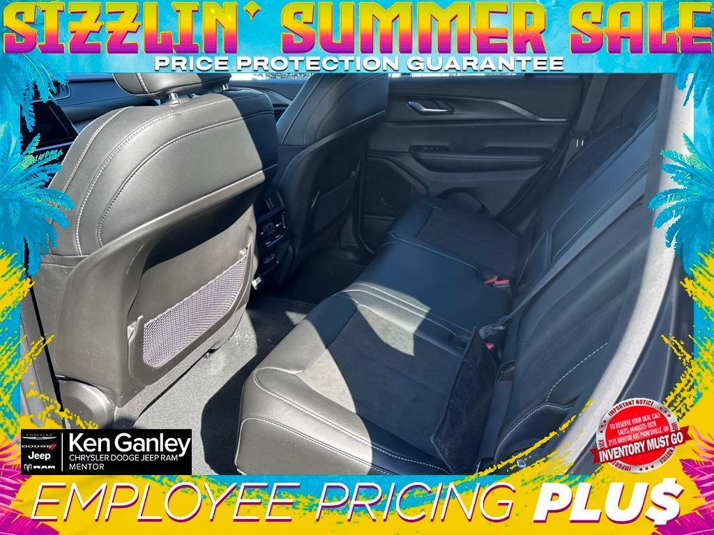 new 2025 Jeep Grand Cherokee car, priced at $41,255