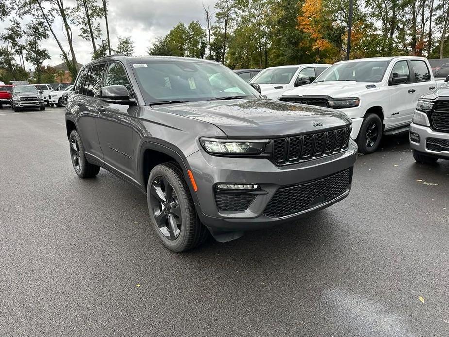 new 2025 Jeep Grand Cherokee car, priced at $48,000