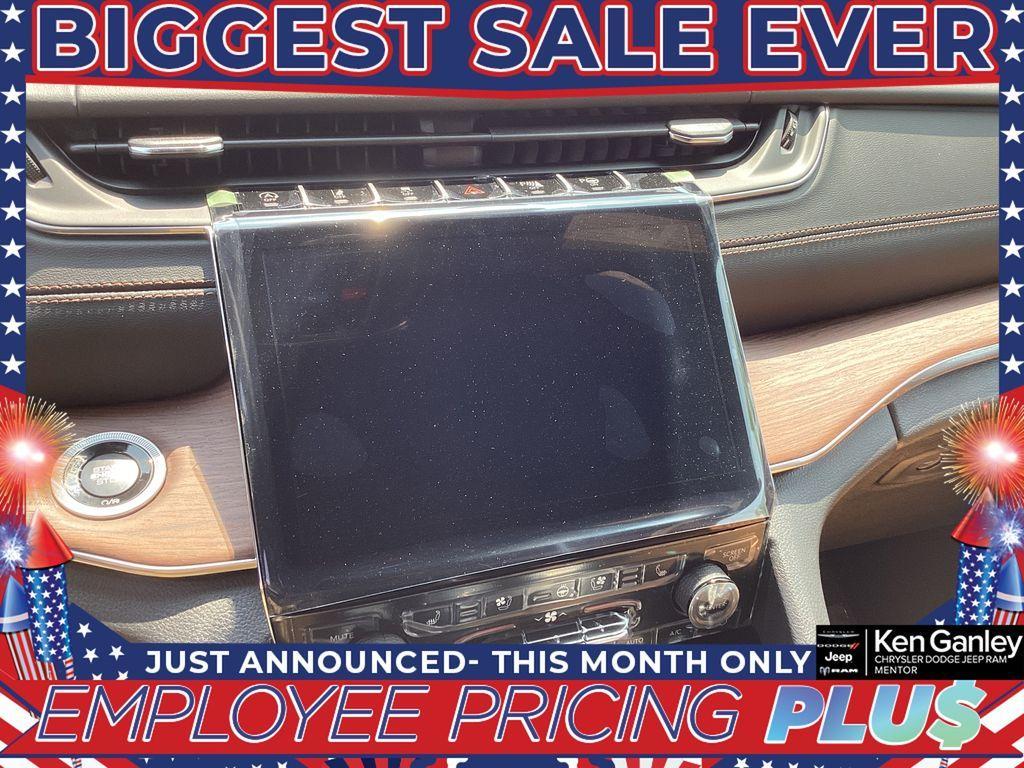 new 2025 Jeep Grand Cherokee car, priced at $57,875