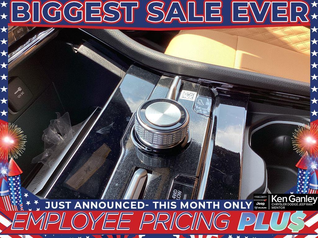 new 2025 Jeep Grand Cherokee car, priced at $57,875