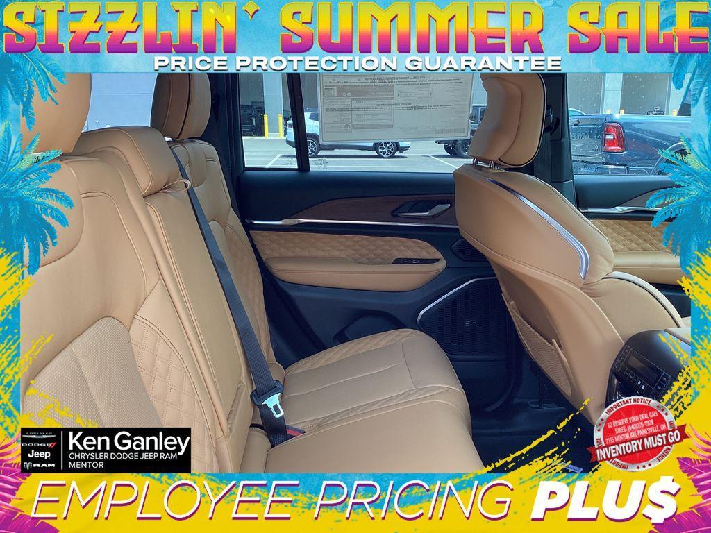 new 2025 Jeep Grand Cherokee car, priced at $57,725