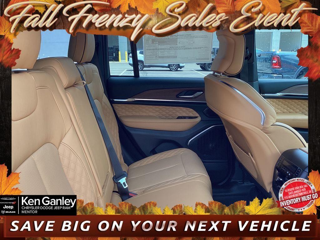 new 2025 Jeep Grand Cherokee car, priced at $49,747