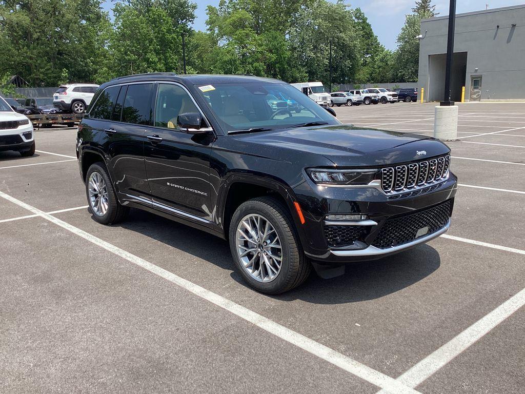 new 2025 Jeep Grand Cherokee car, priced at $57,725