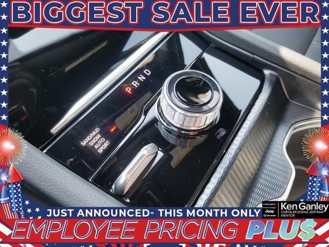 new 2025 Jeep Grand Cherokee car, priced at $45,161