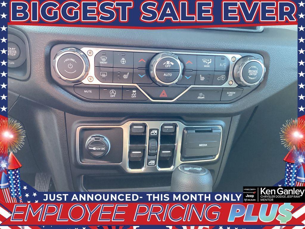 new 2025 Jeep Wrangler car, priced at $43,593