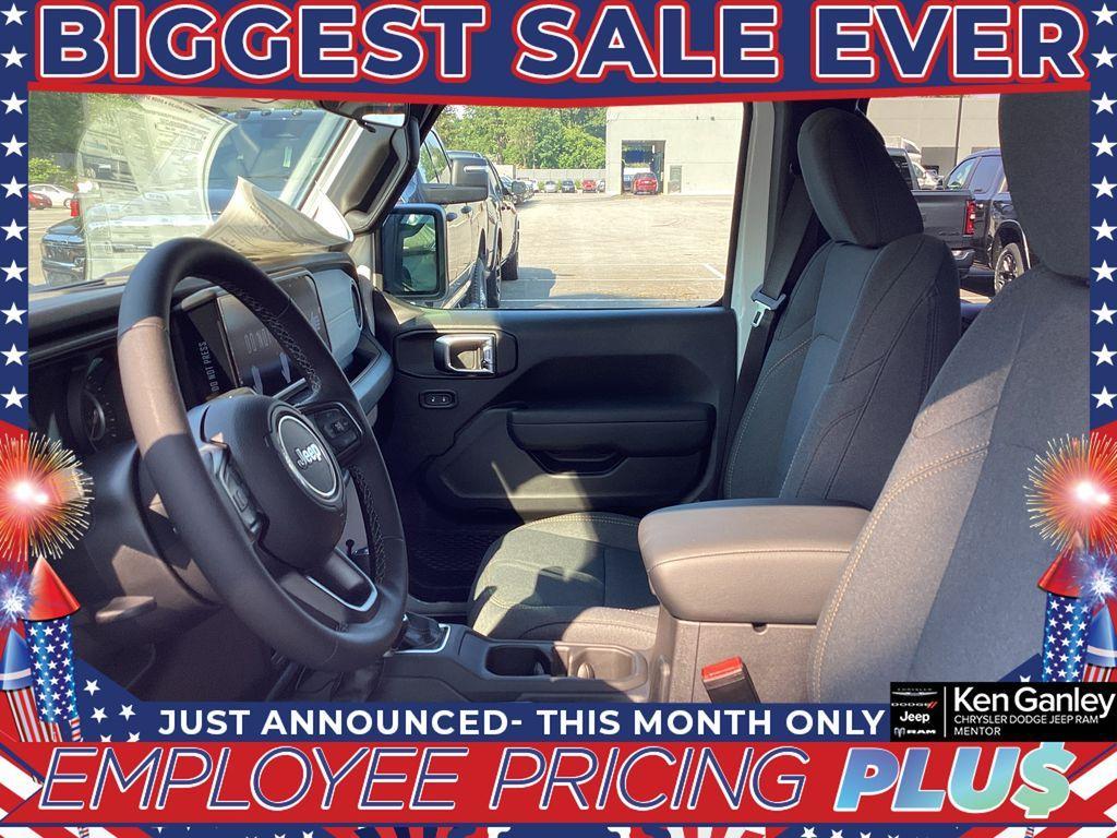 new 2025 Jeep Wrangler car, priced at $43,593