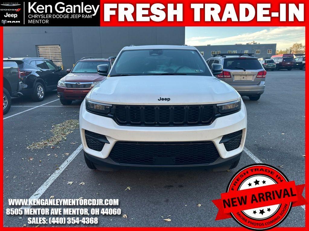 used 2024 Jeep Grand Cherokee car, priced at $32,900
