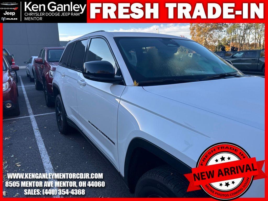 used 2024 Jeep Grand Cherokee car, priced at $32,900