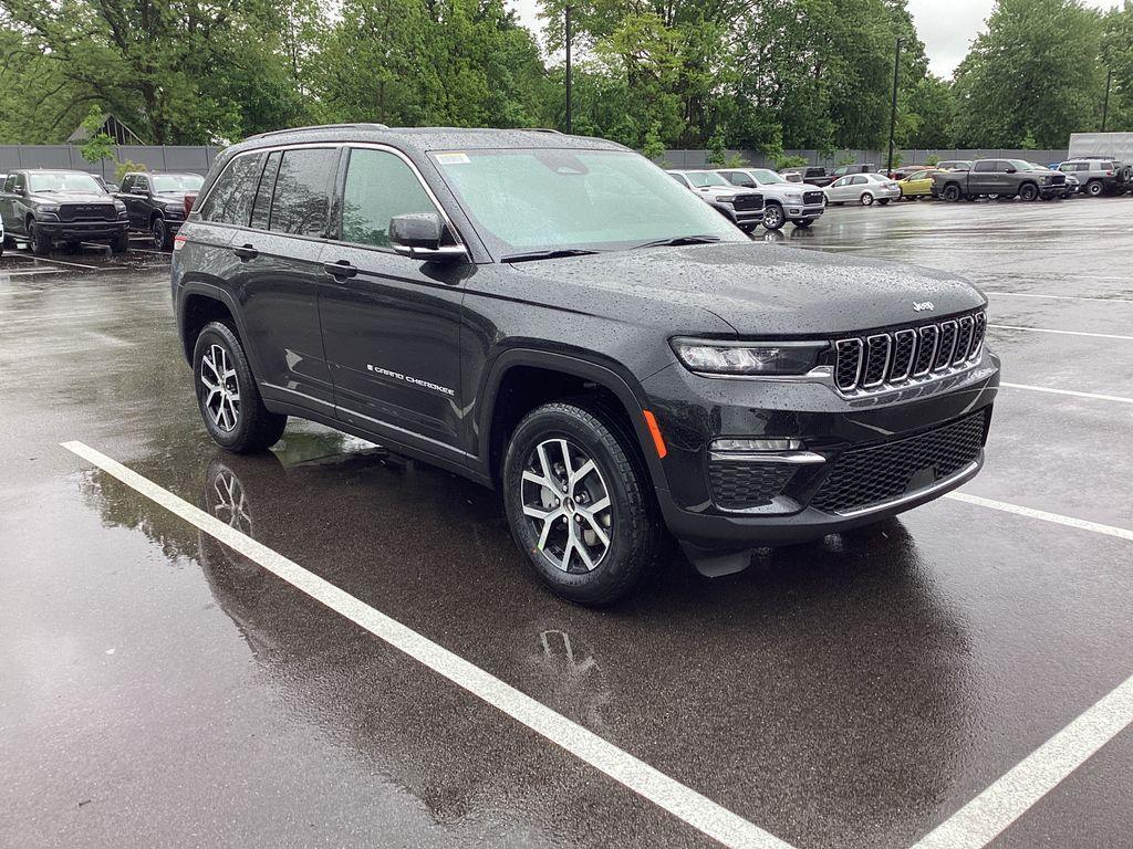new 2025 Jeep Grand Cherokee car, priced at $42,186