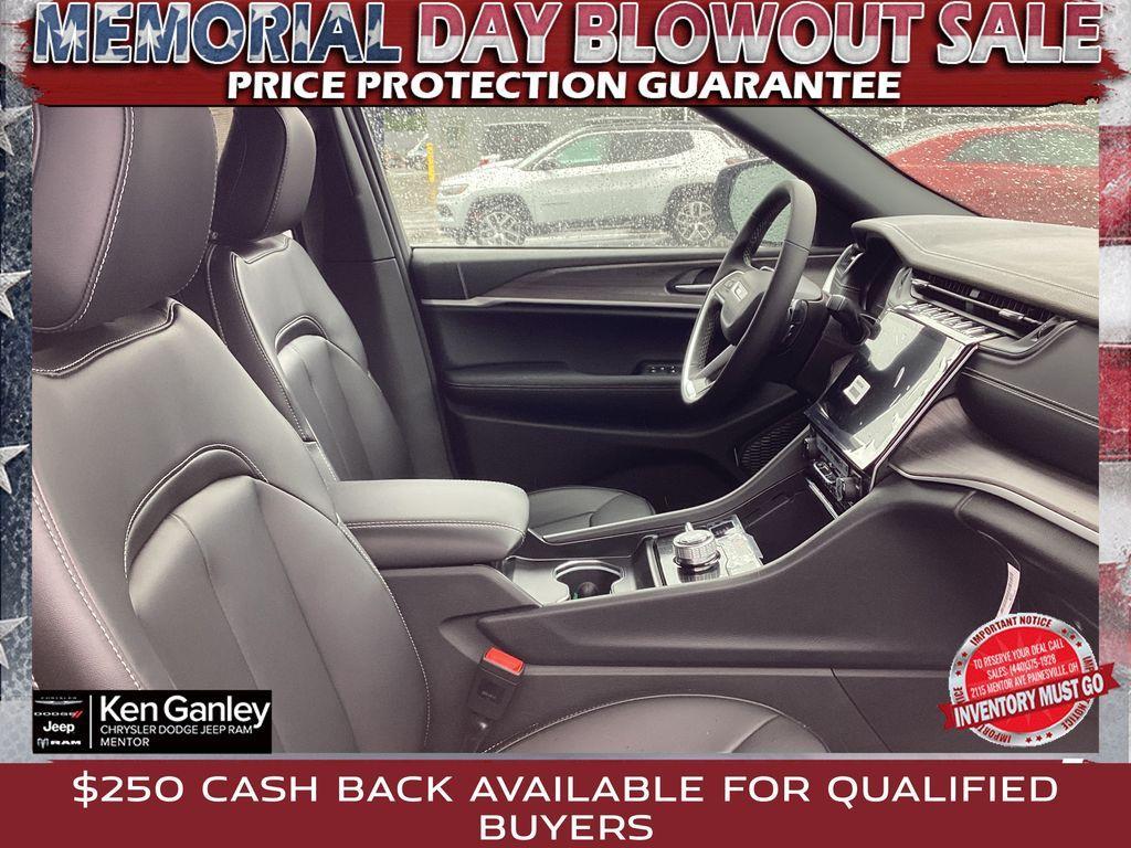 new 2025 Jeep Grand Cherokee car, priced at $42,186