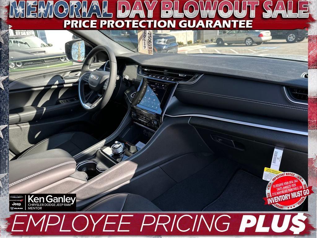 new 2025 Jeep Grand Cherokee L car, priced at $43,252