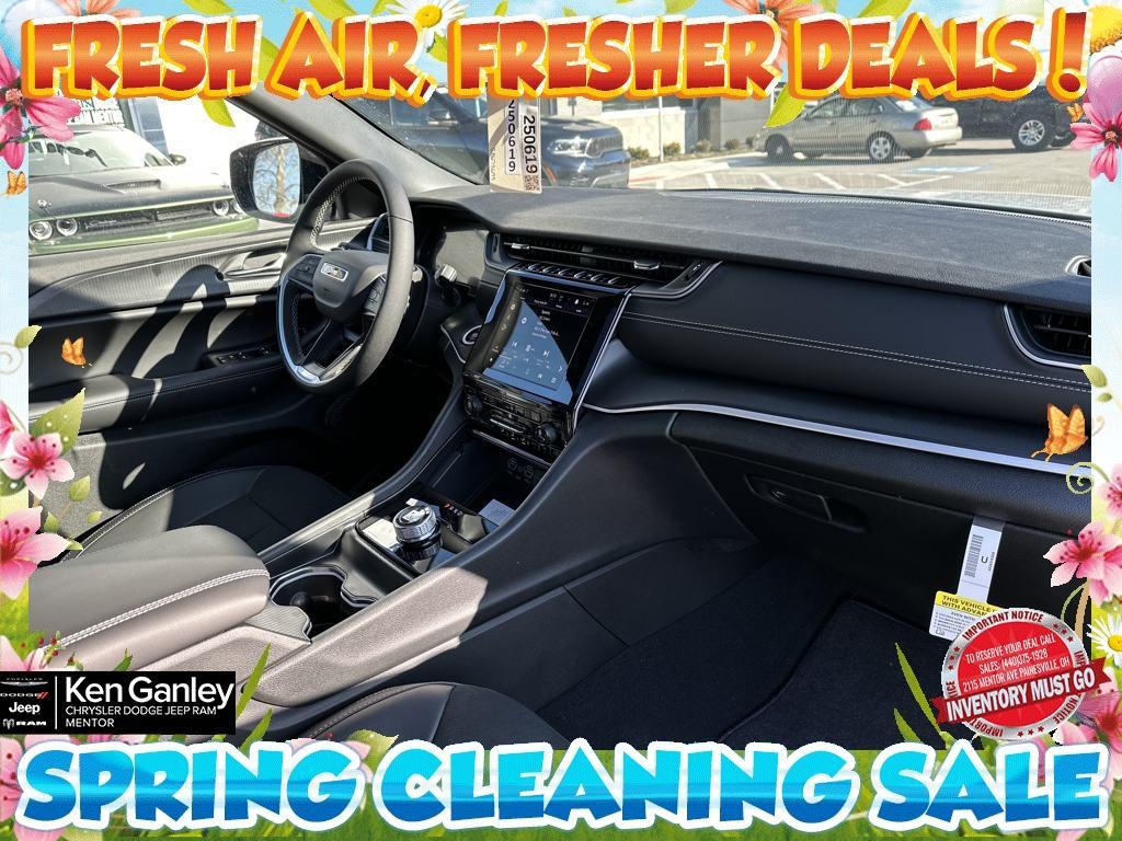 new 2025 Jeep Grand Cherokee L car, priced at $45,530