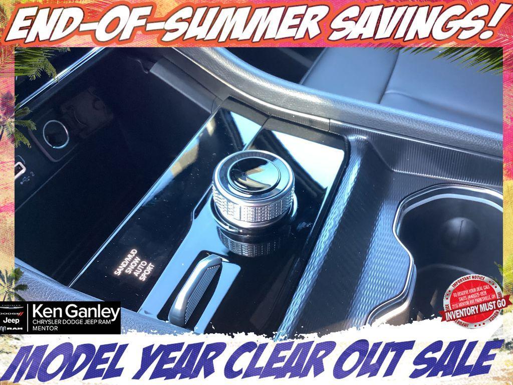 new 2025 Jeep Grand Cherokee car, priced at $52,697