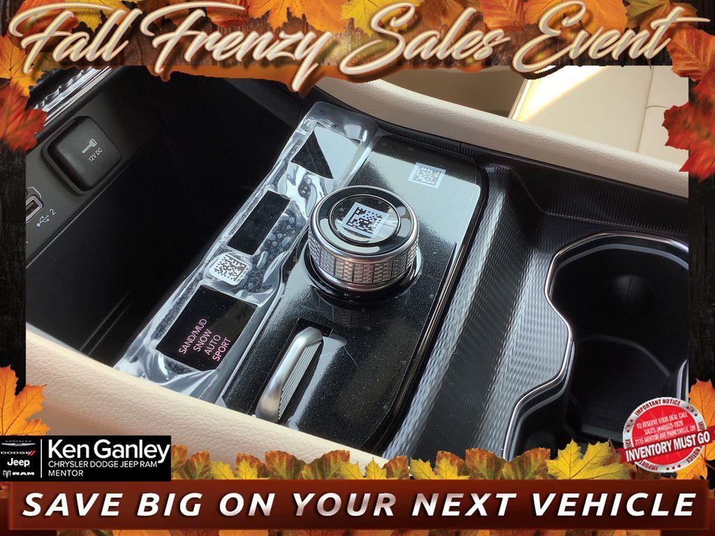 new 2025 Jeep Grand Cherokee car, priced at $43,751