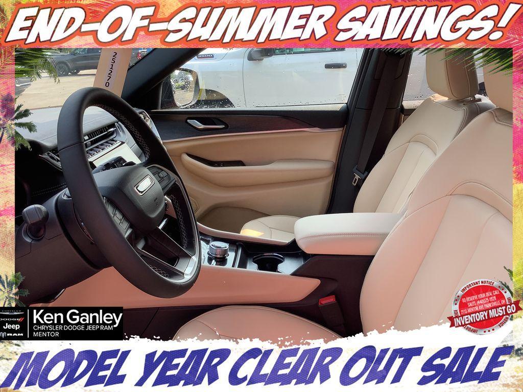 new 2025 Jeep Grand Cherokee car, priced at $43,851
