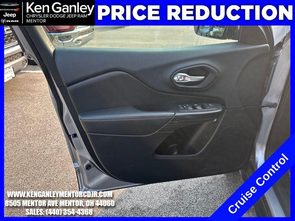 used 2014 Jeep Cherokee car, priced at $8,800
