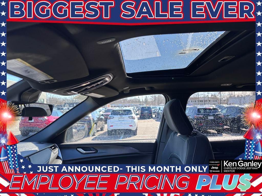 new 2025 Jeep Grand Cherokee car, priced at $38,019