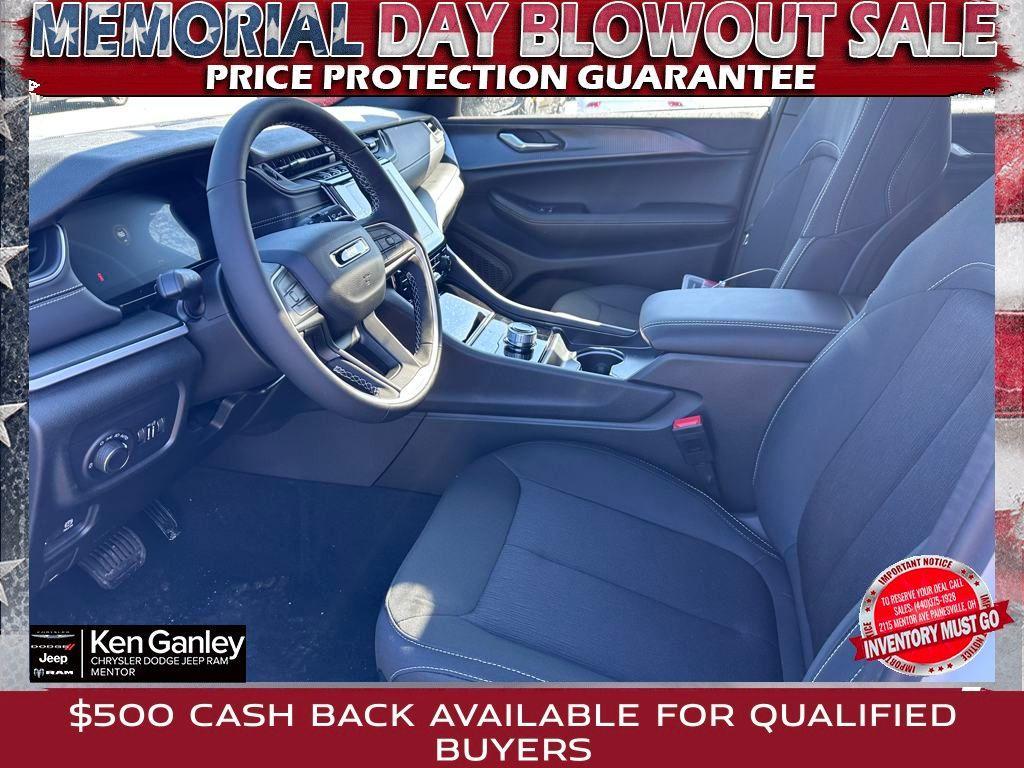 new 2025 Jeep Grand Cherokee car, priced at $38,019