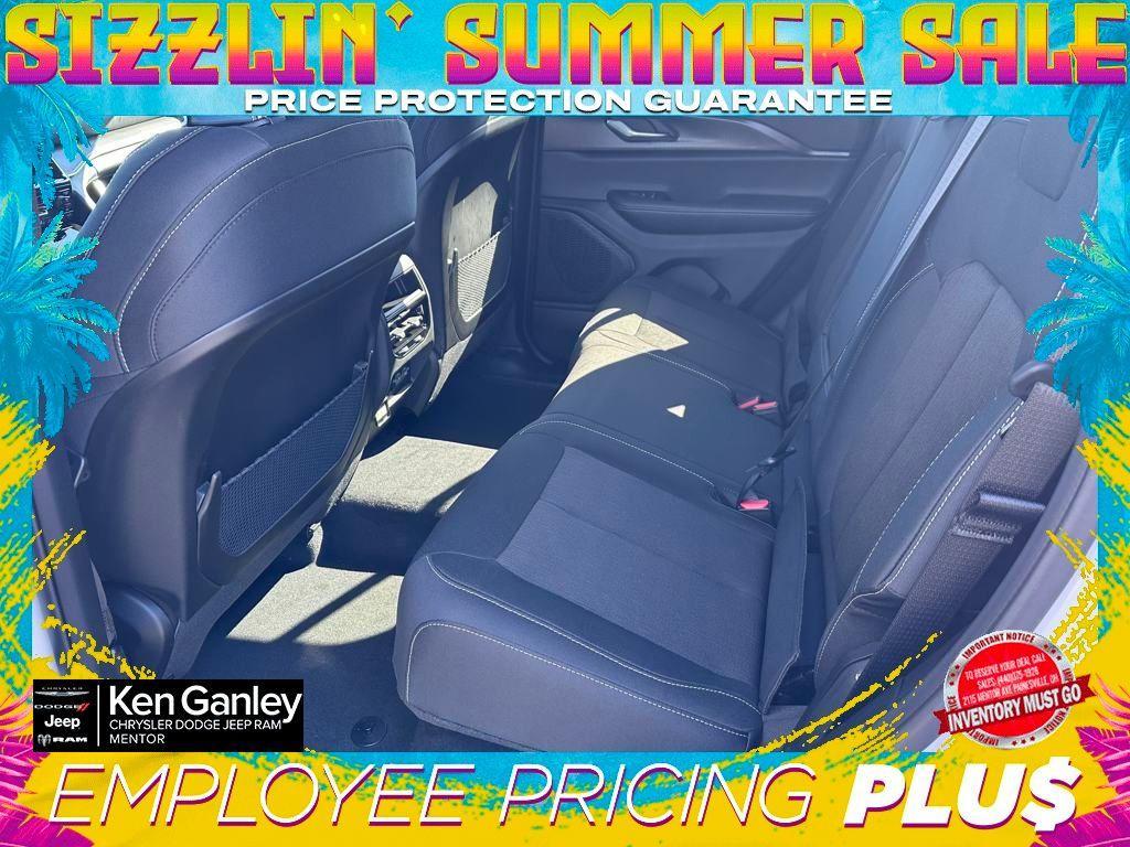 new 2025 Jeep Grand Cherokee car, priced at $38,019