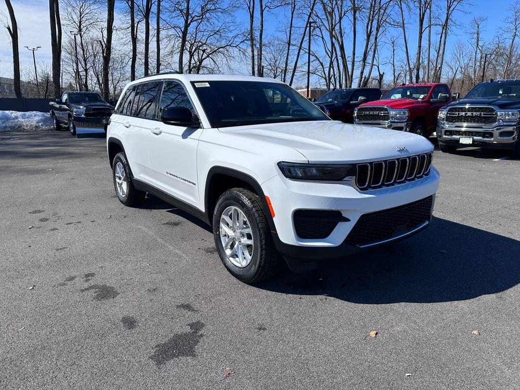 new 2025 Jeep Grand Cherokee car, priced at $38,019