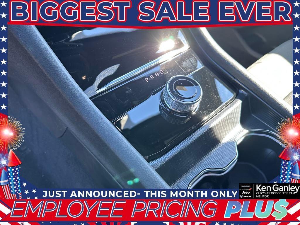 new 2025 Jeep Grand Cherokee car, priced at $38,019