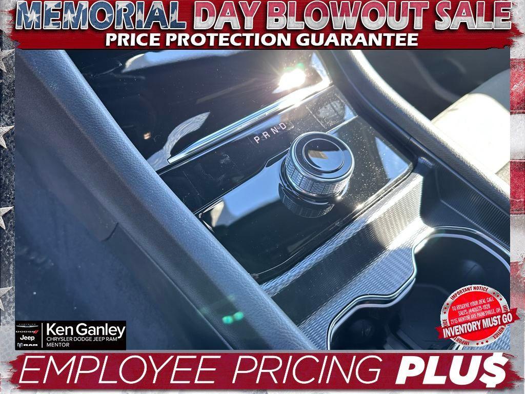 new 2025 Jeep Grand Cherokee car, priced at $38,019