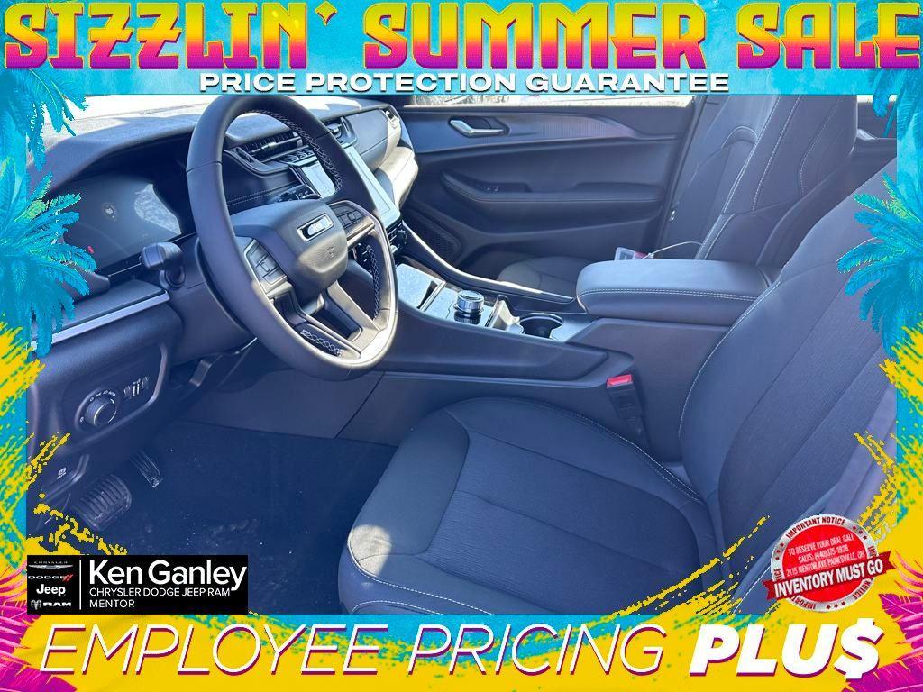 new 2025 Jeep Grand Cherokee car, priced at $38,019