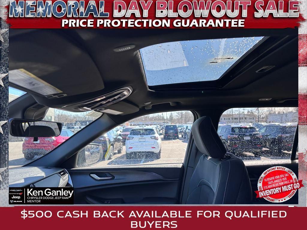 new 2025 Jeep Grand Cherokee car, priced at $38,019