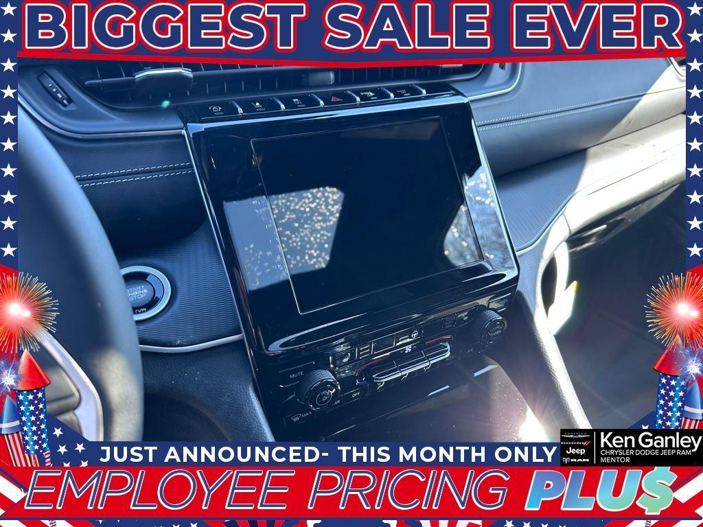 new 2025 Jeep Grand Cherokee car, priced at $38,019