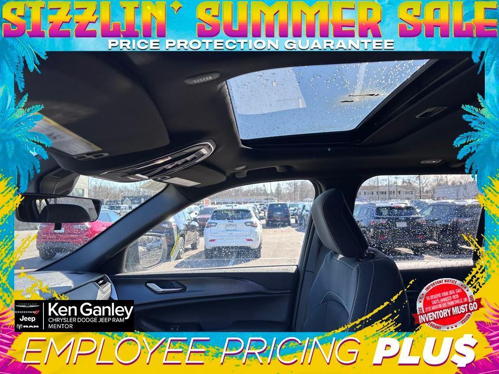new 2025 Jeep Grand Cherokee car, priced at $38,019