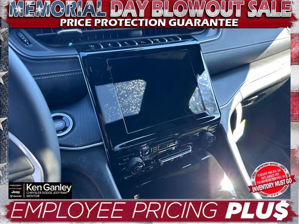 new 2025 Jeep Grand Cherokee car, priced at $38,019