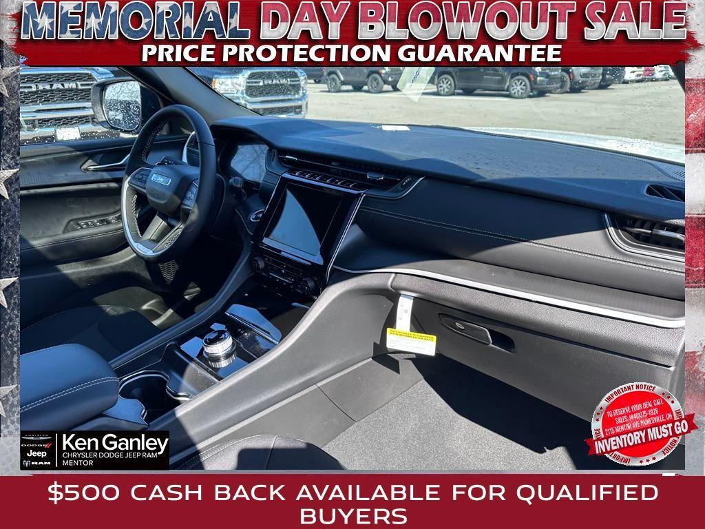 new 2025 Jeep Grand Cherokee car, priced at $38,019
