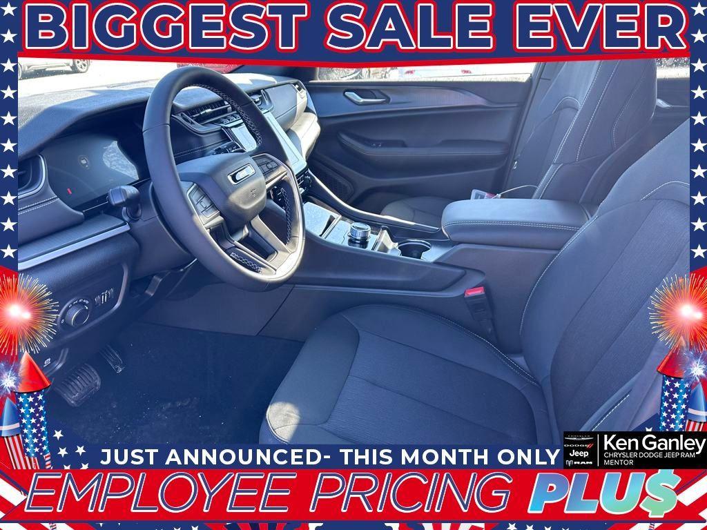 new 2025 Jeep Grand Cherokee car, priced at $38,019
