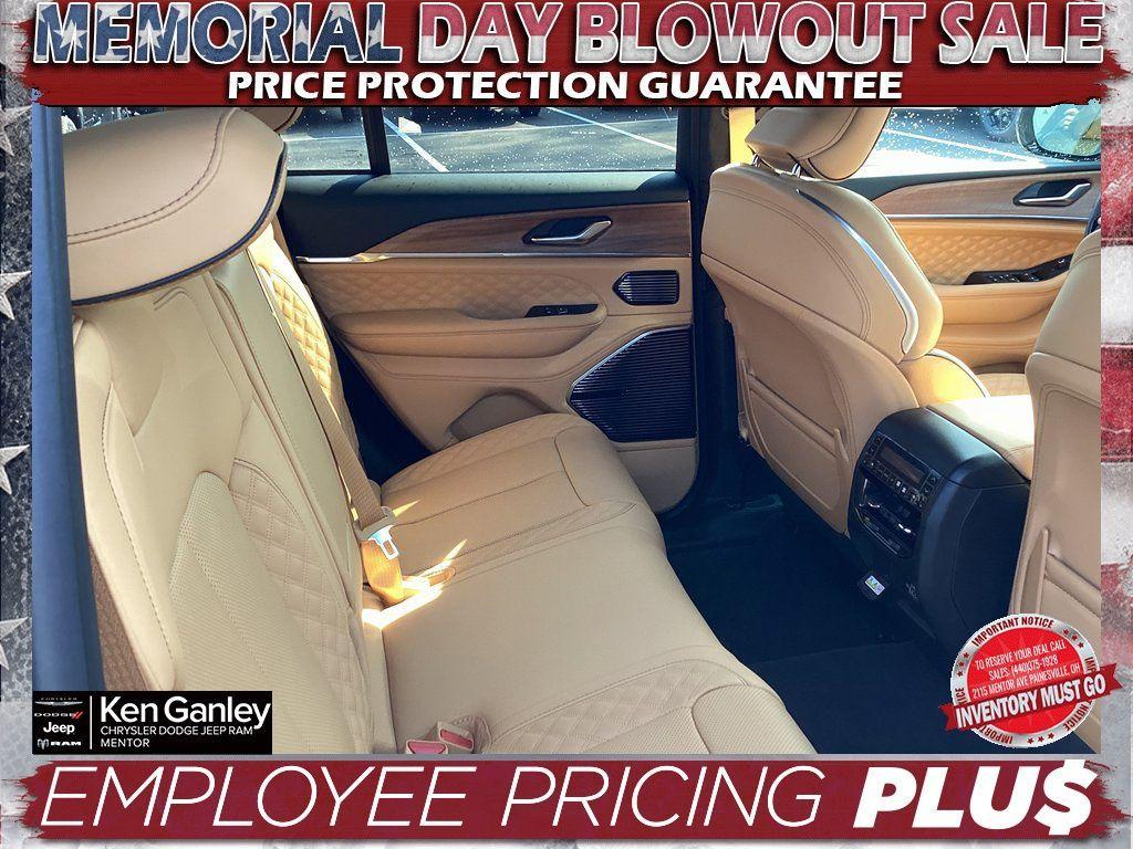 new 2025 Jeep Grand Cherokee car, priced at $61,557