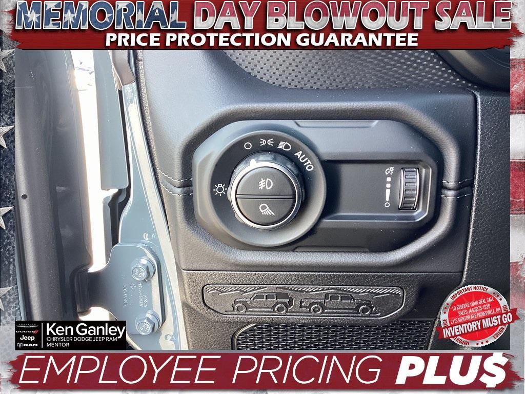 new 2025 Jeep Gladiator car, priced at $48,930