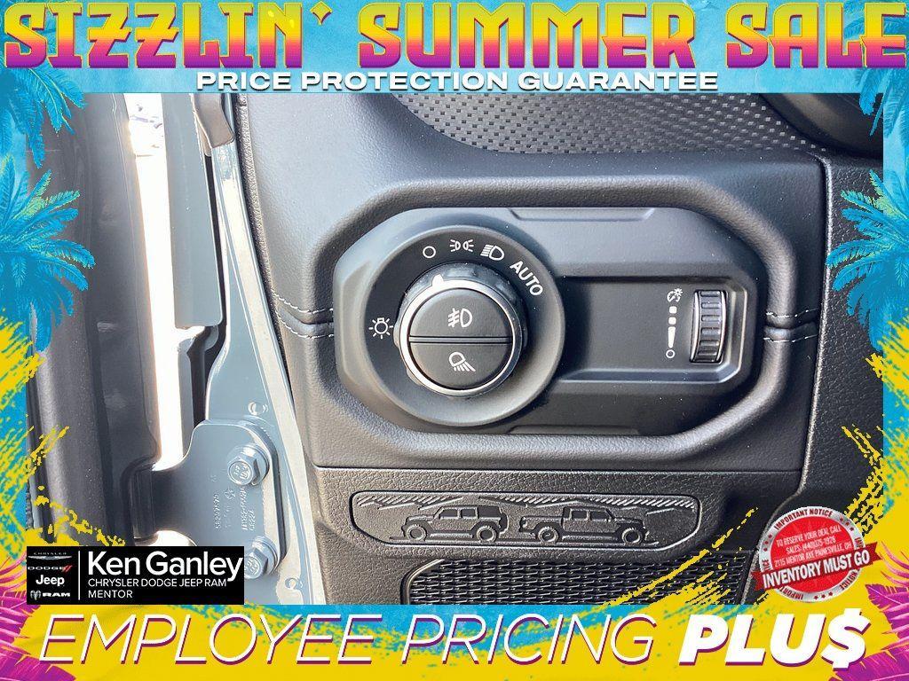new 2025 Jeep Gladiator car, priced at $48,930