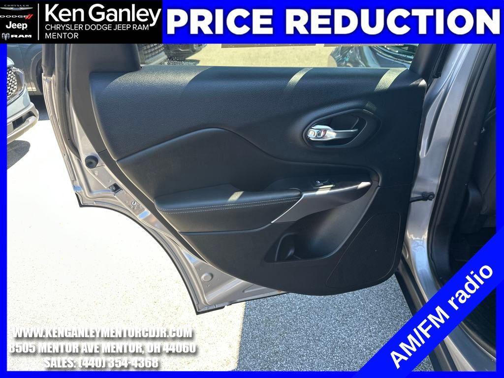 used 2019 Jeep Cherokee car, priced at $15,900