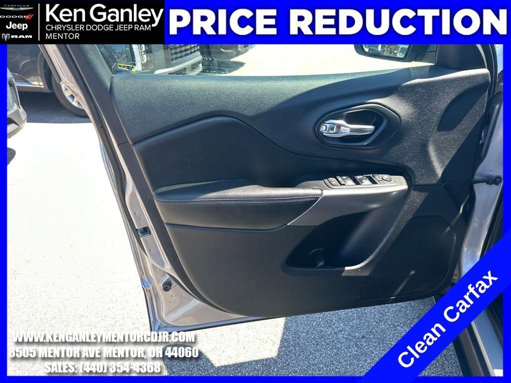 used 2019 Jeep Cherokee car, priced at $15,900