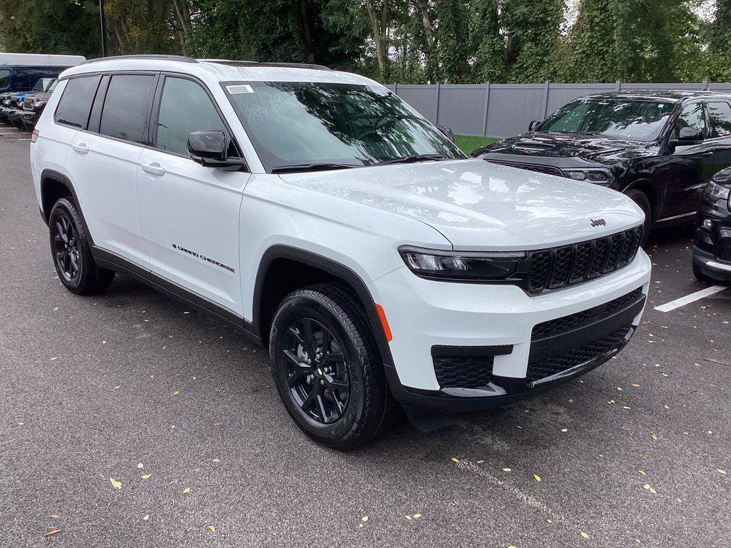 new 2025 Jeep Grand Cherokee L car, priced at $41,557