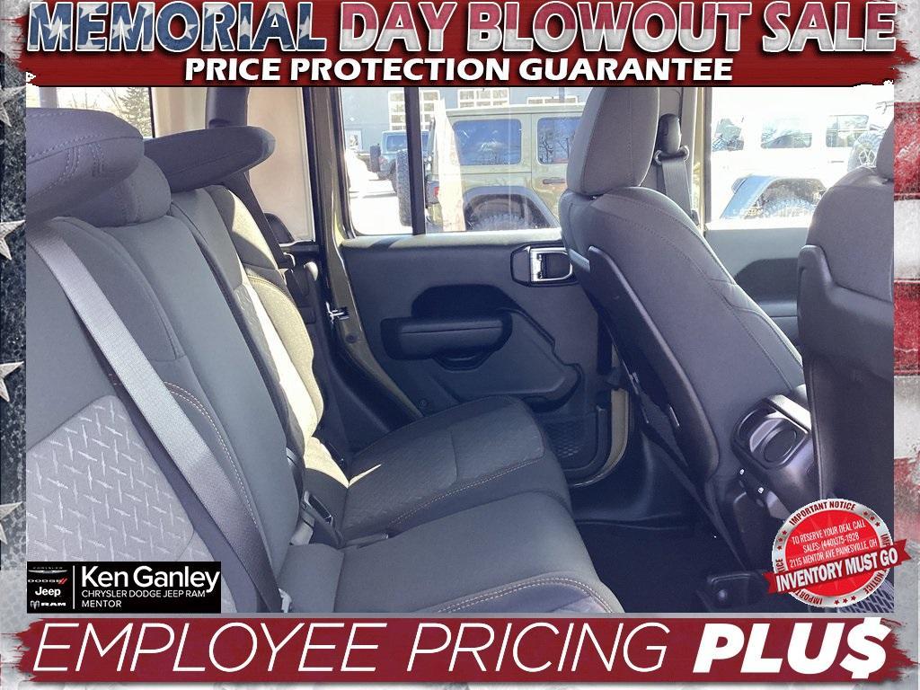 new 2025 Jeep Gladiator car, priced at $49,270