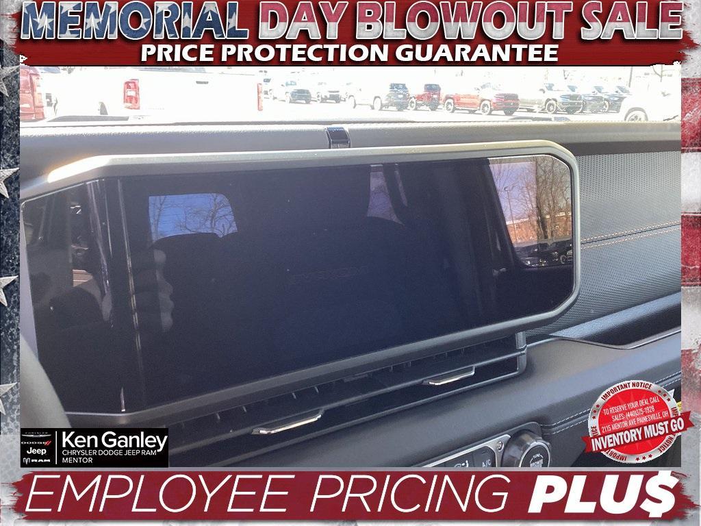 new 2025 Jeep Gladiator car, priced at $49,270