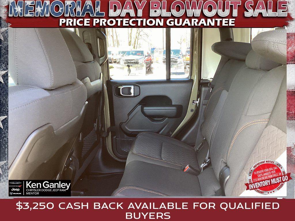 new 2025 Jeep Gladiator car, priced at $49,270