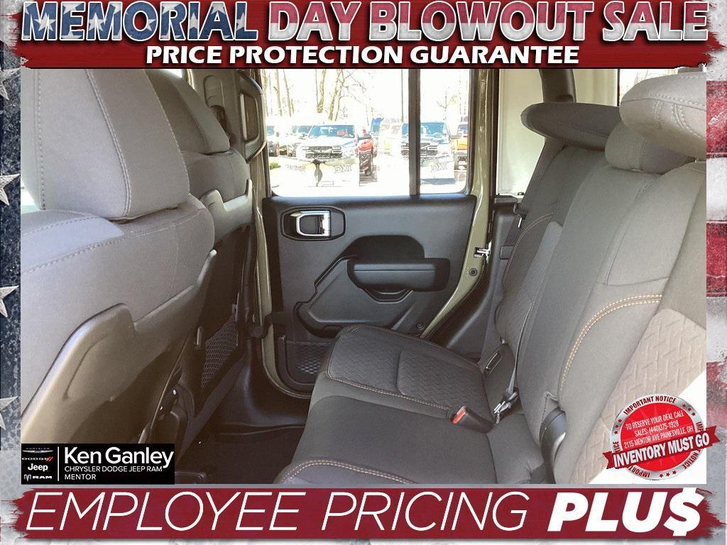new 2025 Jeep Gladiator car, priced at $49,270