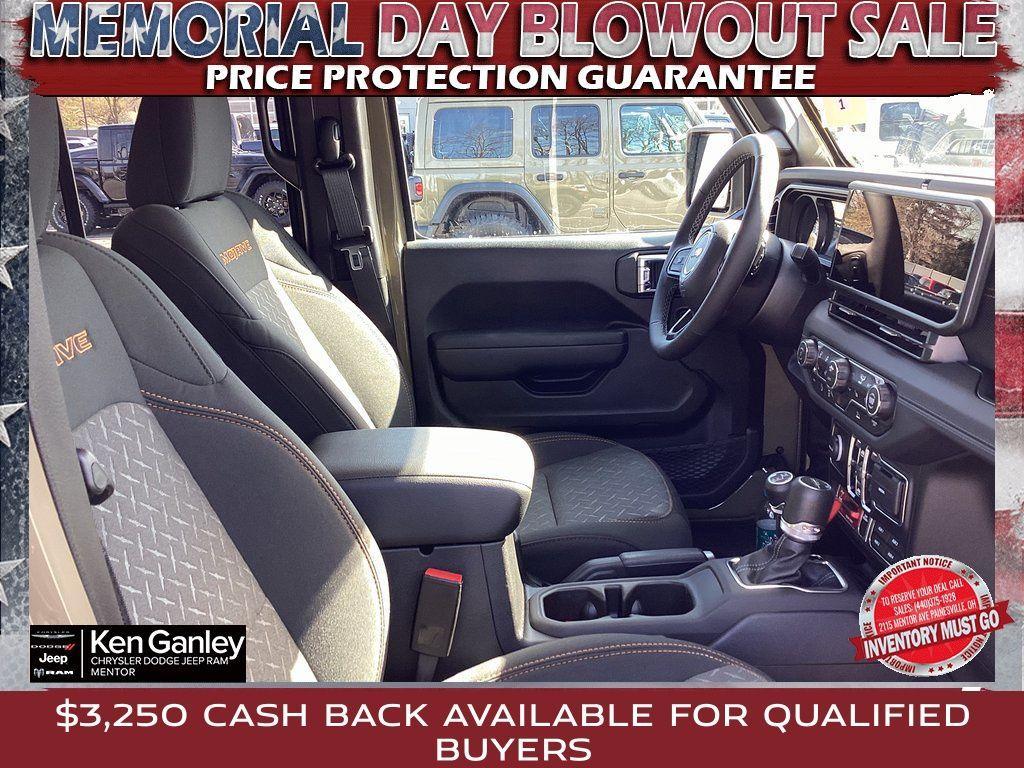 new 2025 Jeep Gladiator car, priced at $49,270